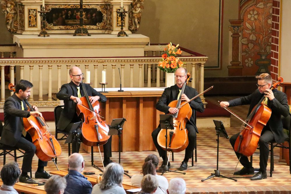 projects4cellos bei ihrem Konzert in der St. Johannis Kirche in Neubrandenburg 2026 (Foto: Archiv)