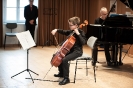 Jakob Böger mit Roland Vieweg beim Abschluss-Triptychon der 