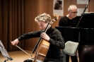 Elias Millitzer mit Roland Vieweg beim Abschluss-Triptychon der 