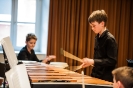 Oskar Heimke, Samuel Wolfram und Hannes Goller von Bows 'n' Beats während ihres Konzertteils im Eröffnungs-Triptychon der 