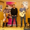 Markus mit TwoSingForYou nach ihrem Konzert innerhalb der 