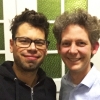 Markus mit dem Dirigenten Michael Falk vor den 