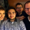Verschnaufpause: Markus & Hanno mit den Cellisten MARA & Sebastian Chong (Foto: Archiv)